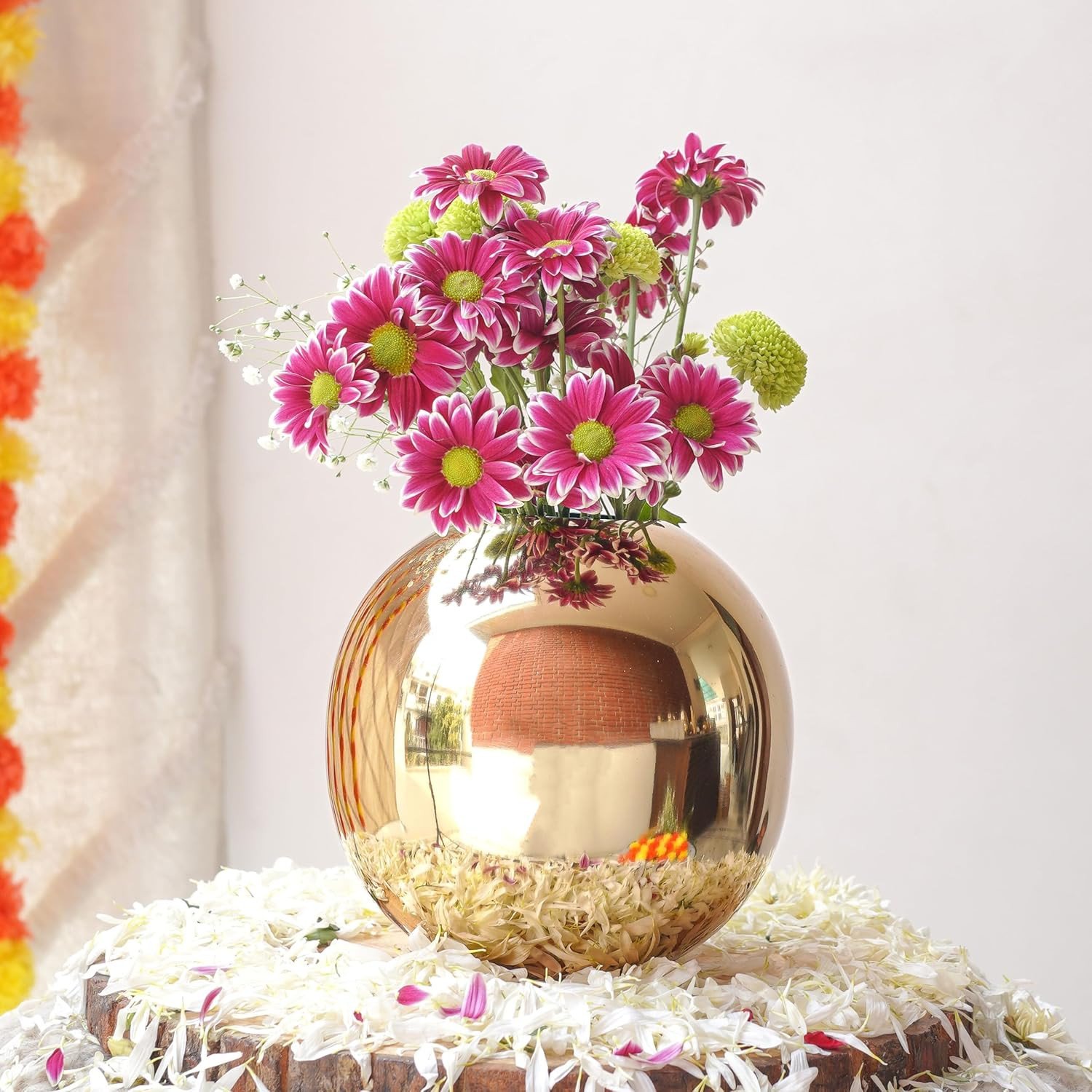 BEHOMA Metal Ball Round Flower Vase for Home Decor | Table Decorative Item for Bedroom Living Room Office Wedding | Best Gift for Birthday Anniversary Festival Valentine's Day | Gold, Large
